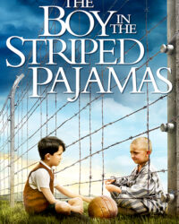 Chú bé mang pyjama sọc