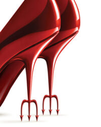 Yêu Nữ Thích Hàng Hiệu 2